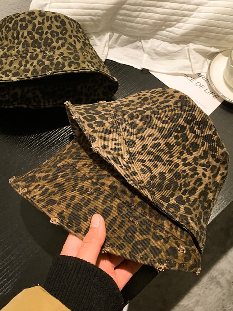 ヒョウ柄 味わい深い風合い バケットハット
