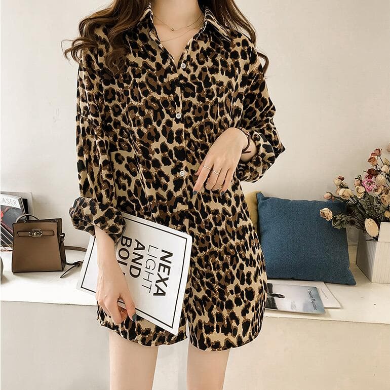 ゆったりヒョウ柄ロングシャツ