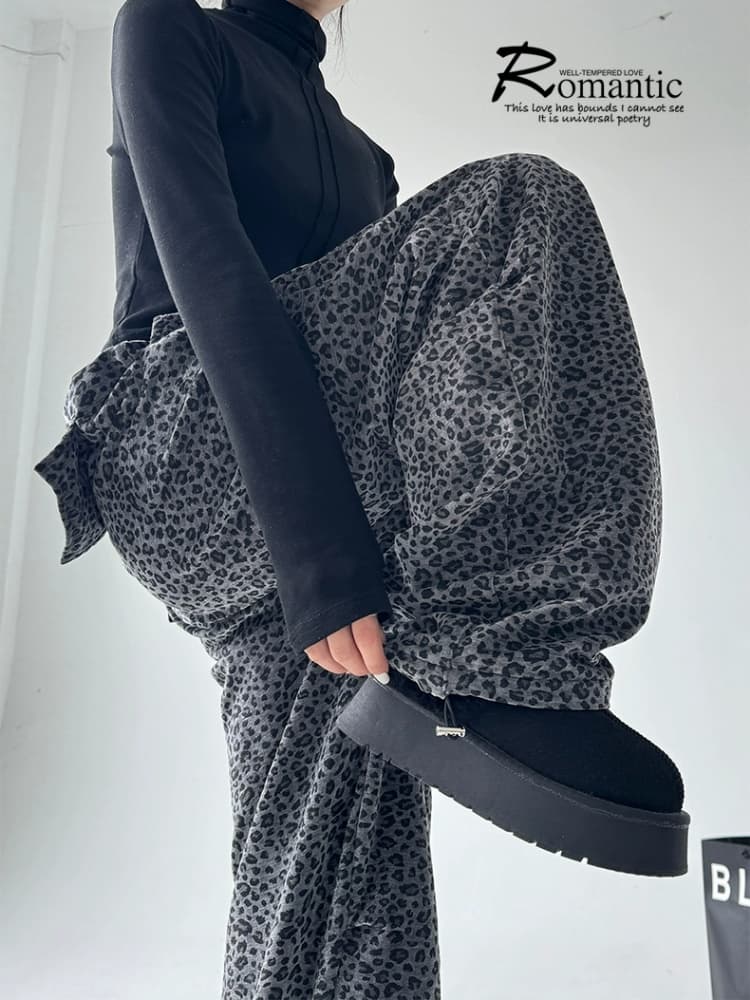 ヒョウ柄 ゆったりひょう柄ワイドパンツ