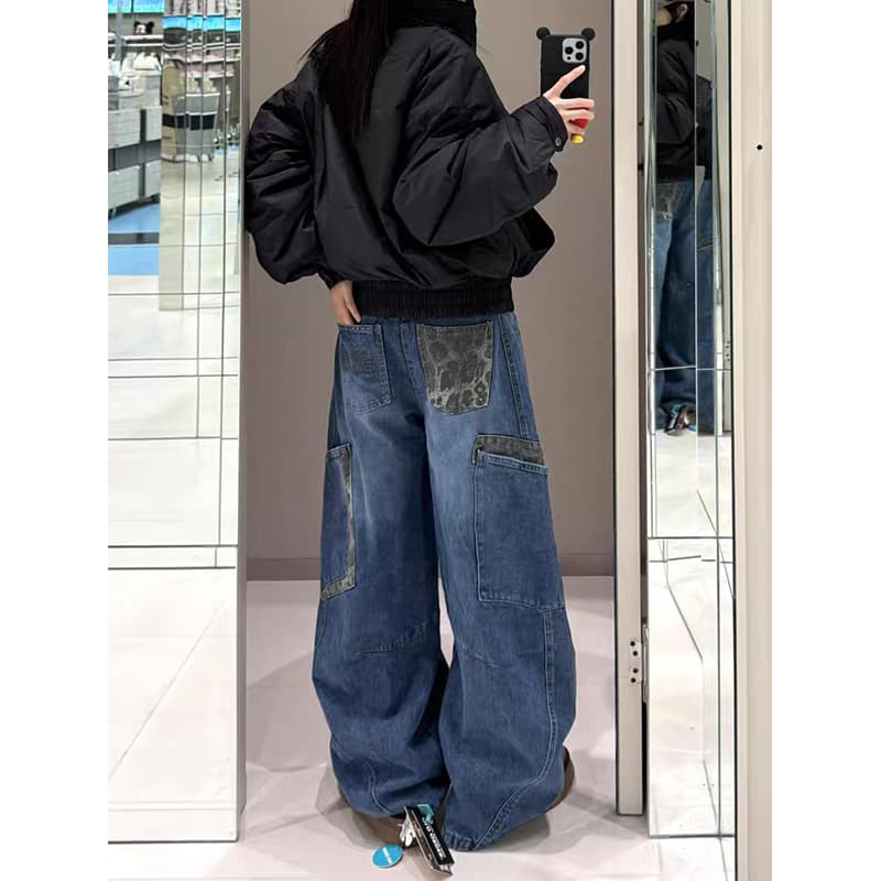 リラックスしたフィット感で、デイリーユースにも最適な豹柄ワイドパンツ