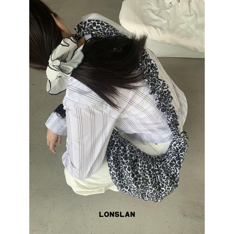ふんわりヒョウ柄ショルダーバッグ