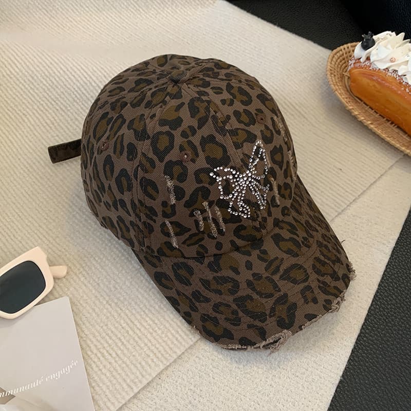 二色切替えヒョウ柄つばキャップ