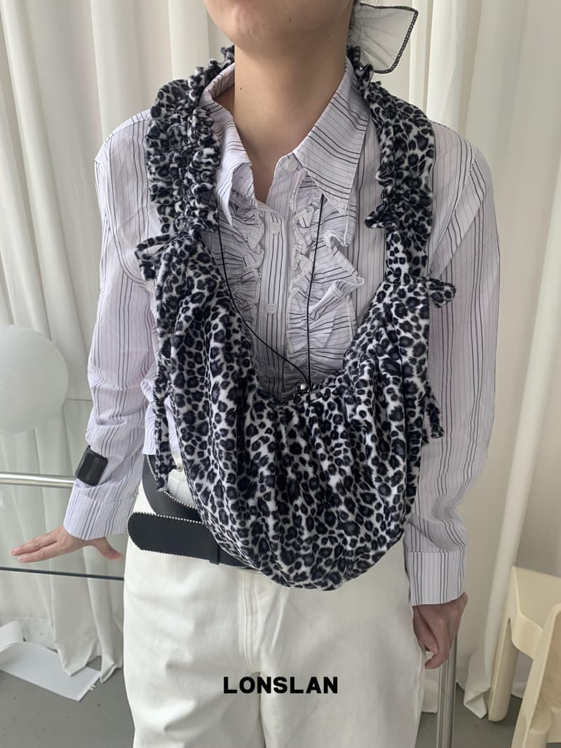 ふんわりヒョウ柄ショルダーバッグ