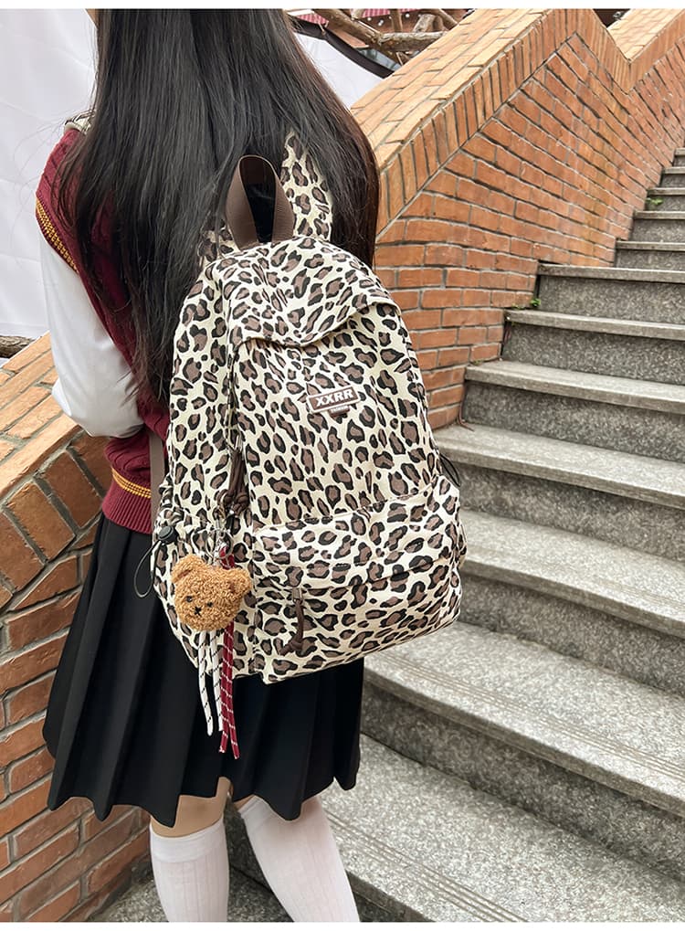 野性派ヒョウ柄リュック