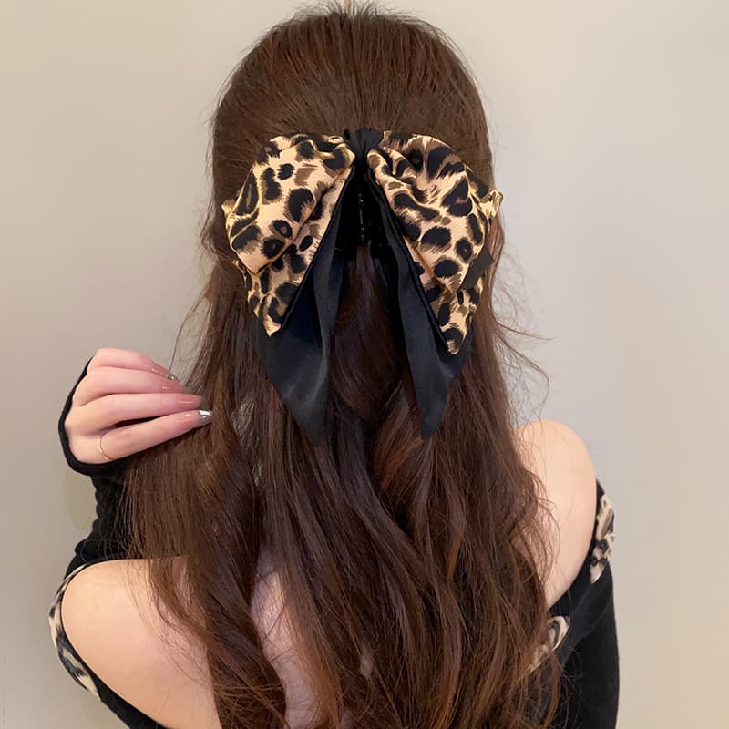 ヒョウ柄 優雅なリボン型ヘアクリップ