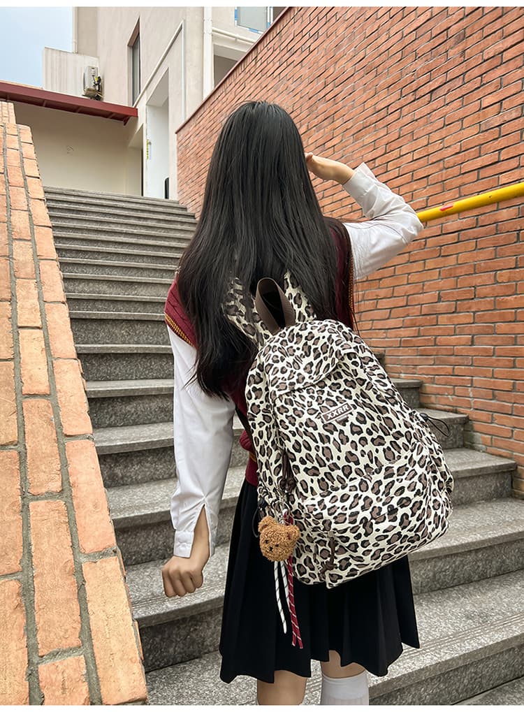 野性派ヒョウ柄リュック