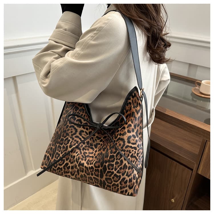 ワイルドヒョウ柄ショルダー