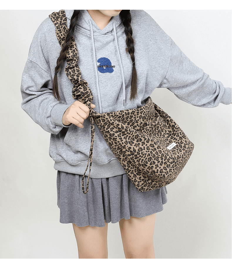 ヒョウ柄 リラックスヒョウがら肩掛けバッグ