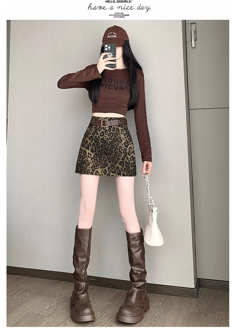 ヒョウ柄ミニスカート