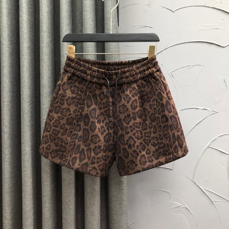 ヒョウ柄リラックスショートパンツ