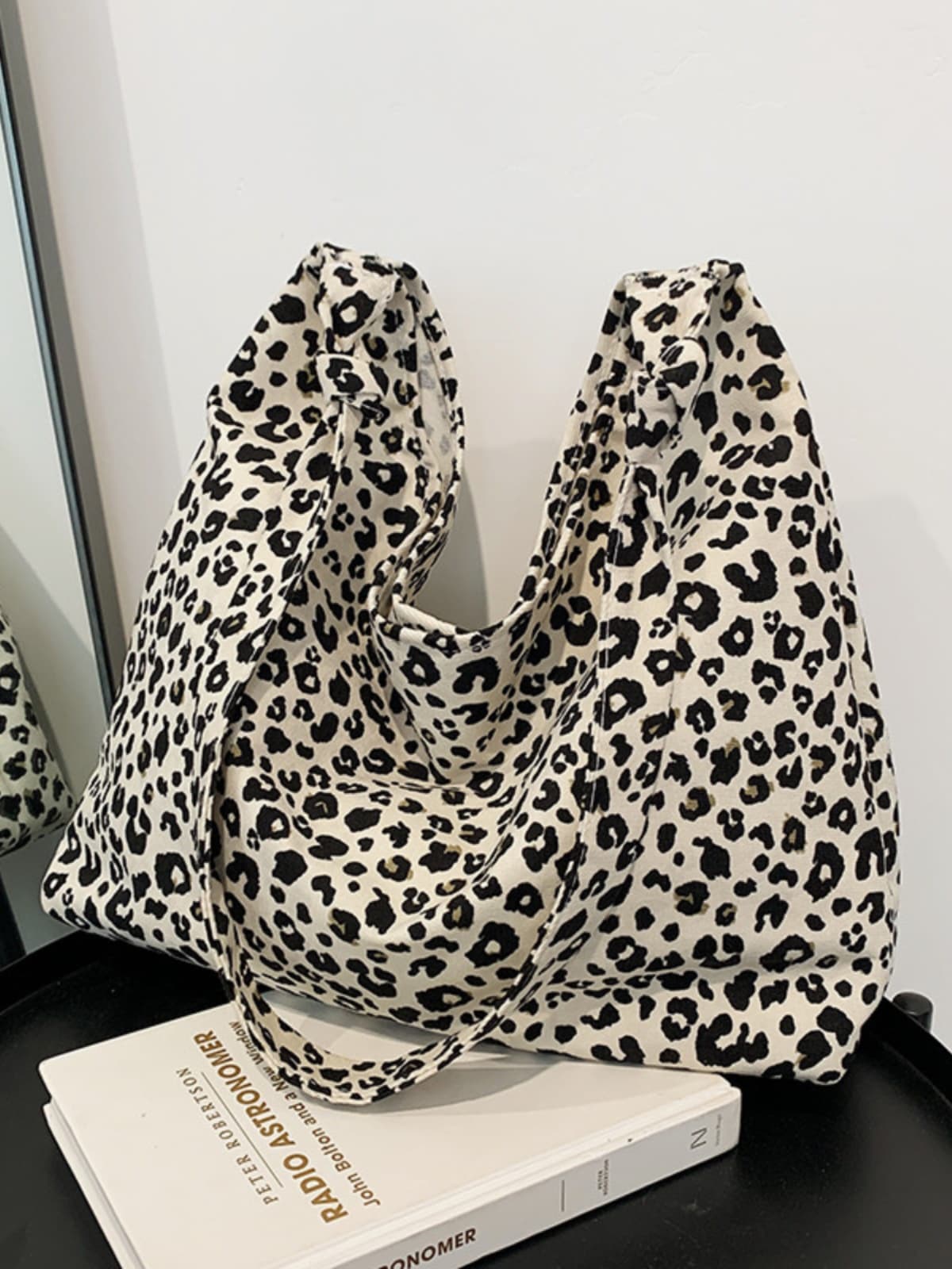 しなやかヒョウ柄ショルダーバッグ