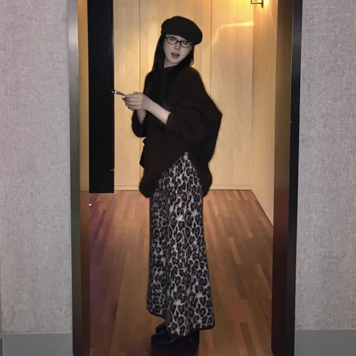 モダンヒョウ柄ロングスカート