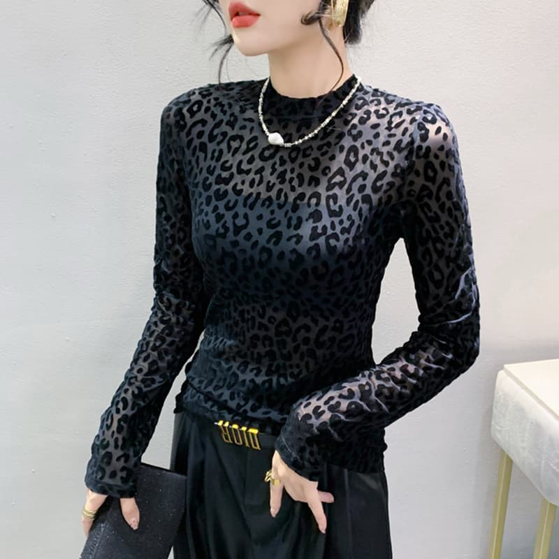 ヒョウ柄シアーベロアトップス